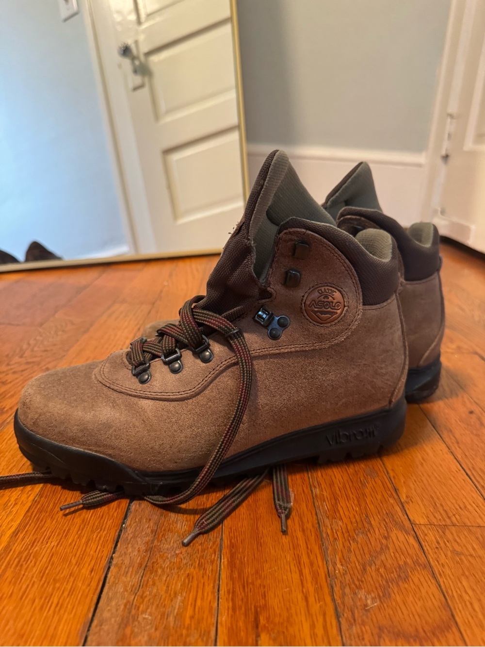 Asolo Men's Brown Suede Hiking Boots with Black Vibram Outsole